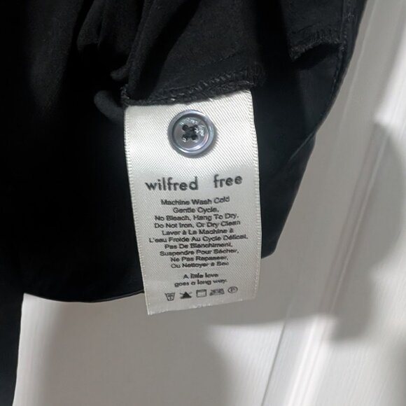 Aritzia Wilfred Free | Satin Tie-Front Short Sleeve Blouse In Black - Picture 6 of 10